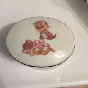 Vintage Designers Collection Cuddly Kittens Fine Porcelain Trinket Box 2" 1981